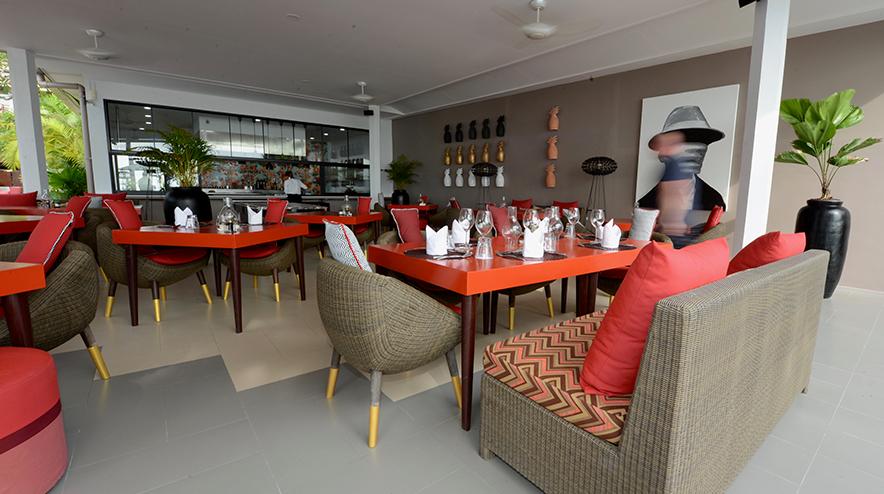 L'Ananas Restaurant & Bar