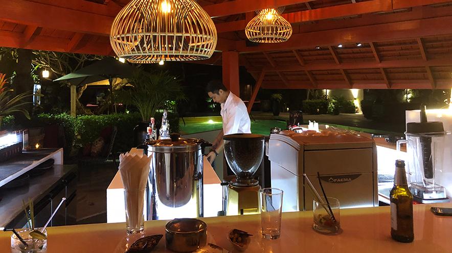 L'Ananas Restaurant & Bar